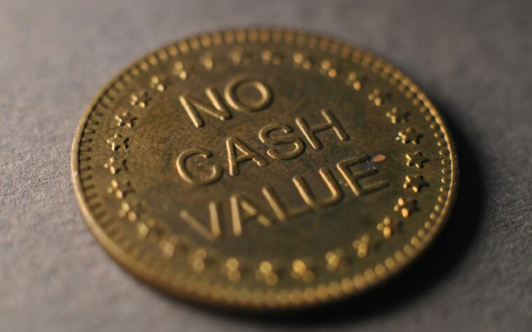 Photo by Roman Manshin